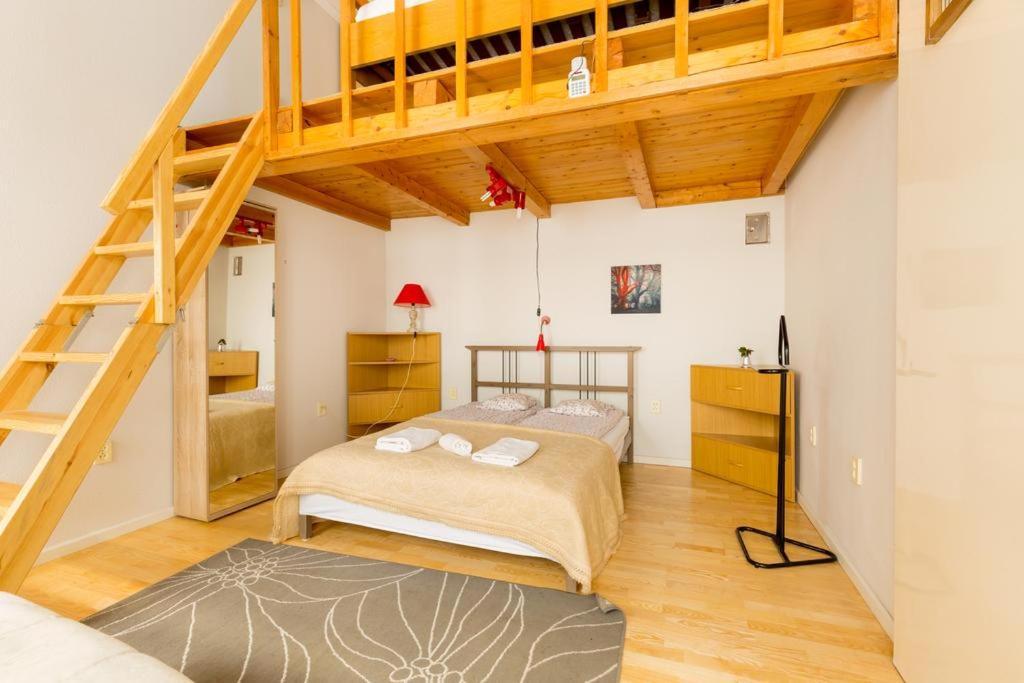 Szentkiralyi 5 - Double Basic In The City Center - Self-Check-In Budapest Luaran gambar