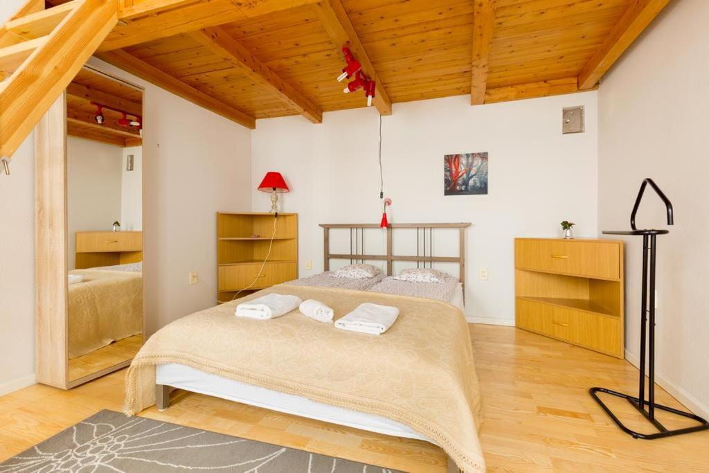 Szentkiralyi 5 - Double Basic In The City Center - Self-Check-In Budapest Luaran gambar