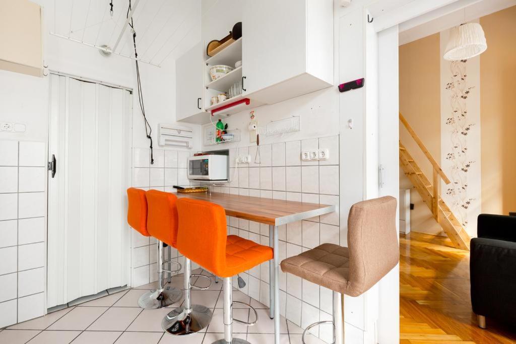 Szentkiralyi 5 - Double Basic In The City Center - Self-Check-In Budapest Luaran gambar